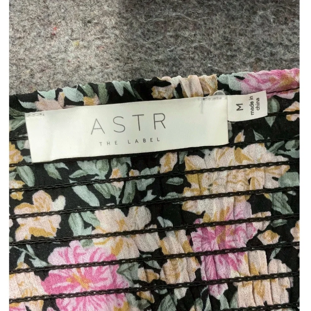 ASTR Gracelynn Tiered Short Sleeve Floral Maxi Dress. - Picture 3 of 6
